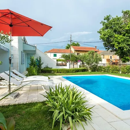 Villa Lucija *