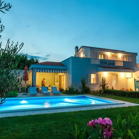 Villa Lucija *